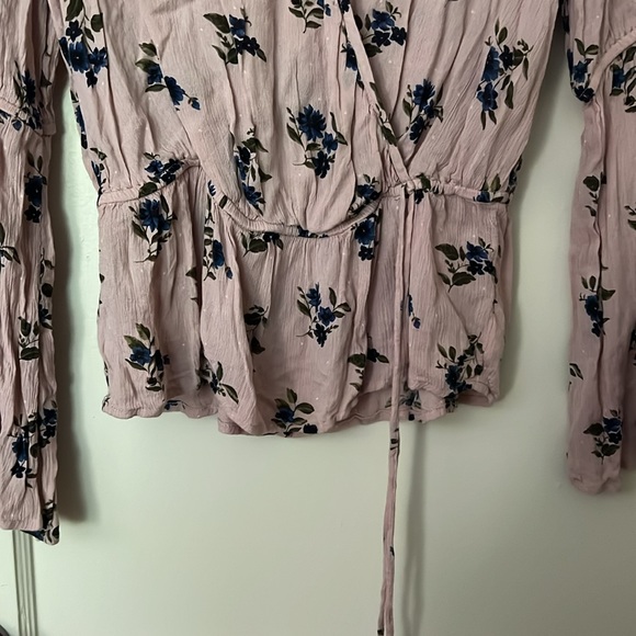 american eagle pink long sleeve size: M - Picture 3 of 7